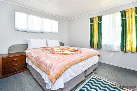 Photo of property in 8 Staverton Crescent, Mangere, Auckland, 2022
