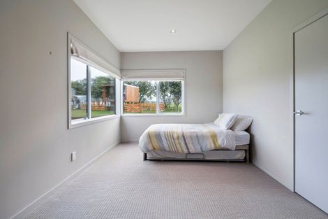 Photo of property in 33 Oram Drive, Turitea, Palmerston North, 4472