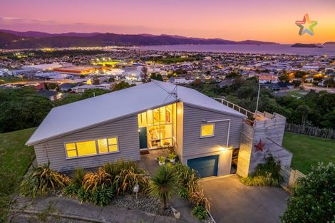 Photo of property in 10 Walnut Way, Maungaraki, Lower Hutt, 5010
