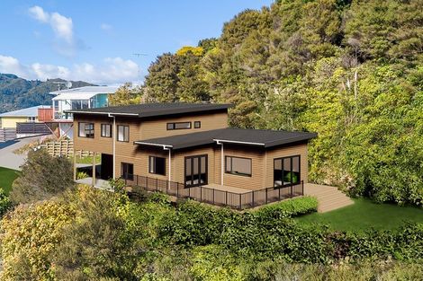 Photo of property in 77 Logie Street, Stokes Valley, Lower Hutt, 5019