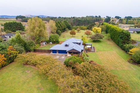 Photo of property in 46 Turitea Road, Fitzherbert, Palmerston North, 4472