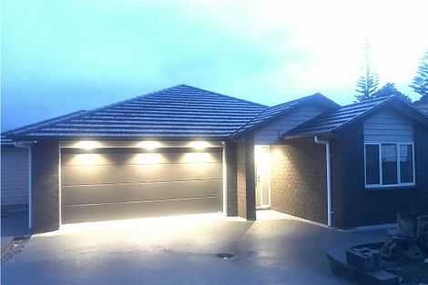 Photo of property in 7 Weka Close, Red Beach, 0932