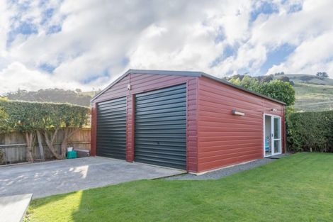 Photo of property in 11 Seafield Road, Duvauchelle, 7581