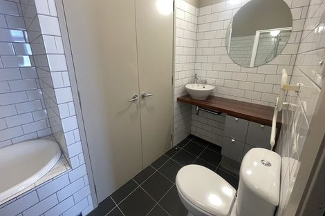 Photo of property in 98 Riddiford Street, Newtown, Wellington, 6021