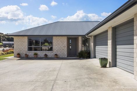 Photo of property in 1 Vantage Place, Omokoroa, 3114