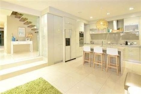 Photo of property in 42a Tindalls Bay Road, Tindalls Beach, Whangaparaoa, 0930