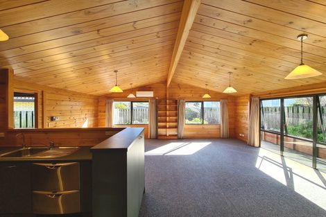 Photo of property in 16 Allman Drive, Coromandel, 3506