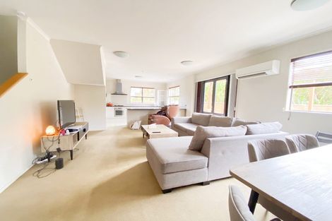 Photo of property in 21 Greenbough Lane, Greenhithe, Auckland, 0632