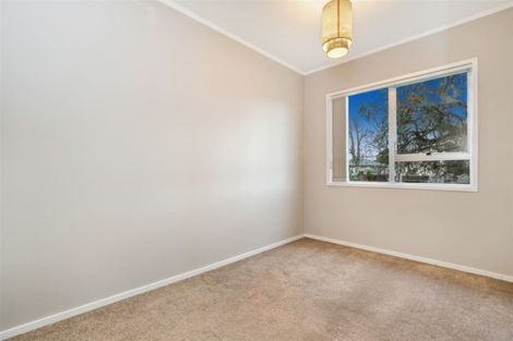 Photo of property in 2 Sunlands Drive, Manurewa, Auckland, 2102