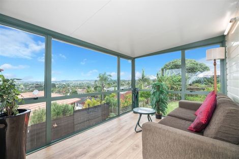 Photo of property in 1/204 Sturges Road, Henderson, Auckland, 0612