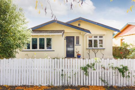 Photo of property in 15 Kingswood Street, Takaro, Palmerston North, 4412