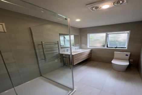 Photo of property in 2/71 Browns Bay Road, Browns Bay, Auckland, 0630