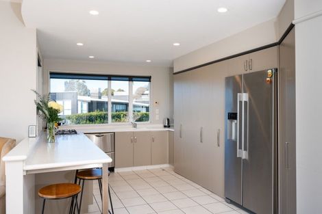 Photo of property in 14 Woodford Heights, Havelock North, 4130