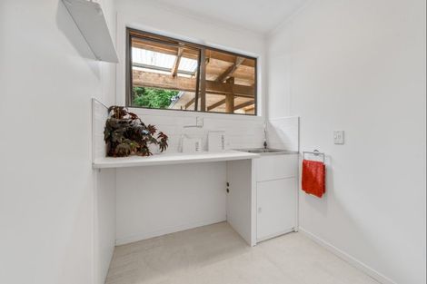 Photo of property in 66 Kent Terrace, Midhirst, Stratford, 4394