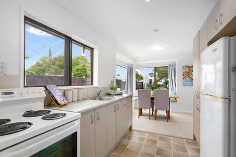 Photo of property in 2/64 Hamilton Road, Cambridge, 3434