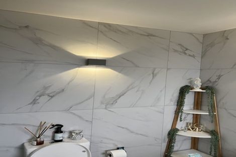 Photo of property in 9a Alan Avenue, Henderson, Auckland, 0610