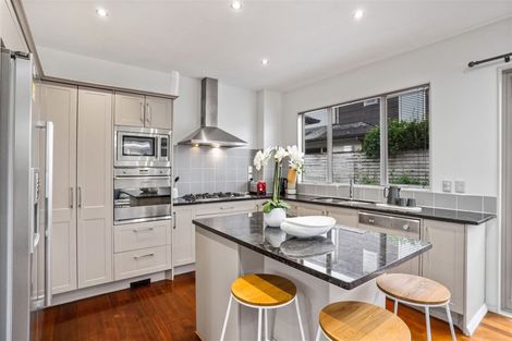 Photo of property in 23 East Coast Road, Milford, Auckland, 0620