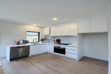 Photo of property in 4d Flaunty Place, West Harbour, Auckland, 0618