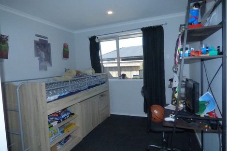 Photo of property in 13 Dreaver Drive, Waitara, 4320