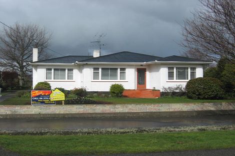 Photo of property in 27 Wyndham Street, Carterton, 5713