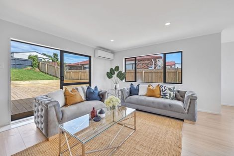 Photo of property in 60 Robert Ross Place, Clendon Park, Auckland, 2103