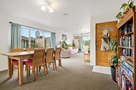 Photo of property in 30a Royton Avenue, Mangere East, Auckland, 2024