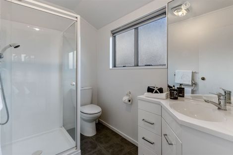 Photo of property in 20 Carnmore Place, Torbay, Auckland, 0630
