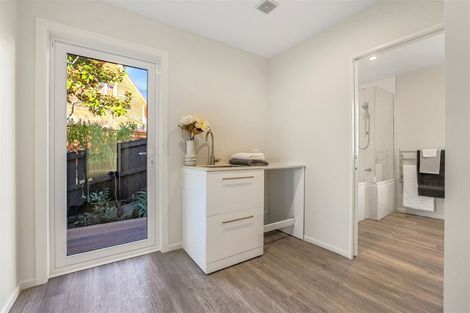 Photo of property in 71 Mount Pleasant Road, Mount Pleasant, Christchurch, 8081