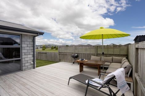 Photo of property in 32 Batty Street, Papamoa Beach, Papamoa, 3118