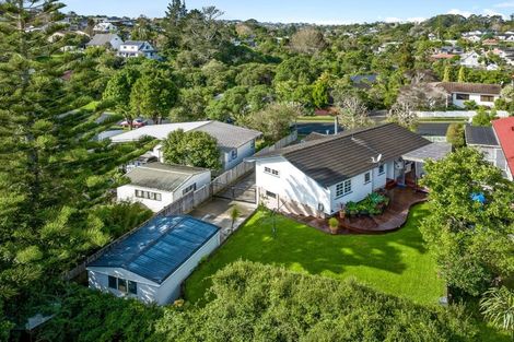 Photo of property in 43 Cranston Street, Torbay, Auckland, 0632