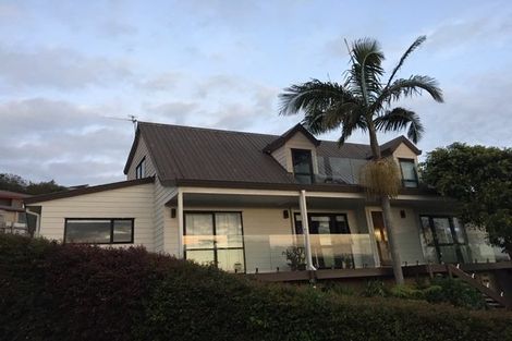 Photo of property in 15 Van Dyke Place, West Harbour, Auckland, 0618