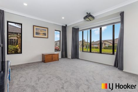 Photo of property in 27 Girvan Terrace, Wattle Downs, Auckland, 2103