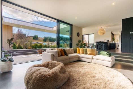 Photo of property in 1 Mcrae Rise, Wanaka, 9305