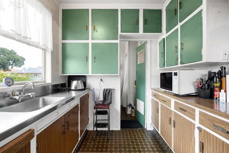 Photo of property in 1 Livingstone Avenue, Nawton, Hamilton, 3200