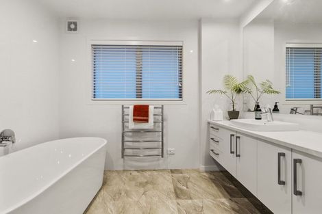 Photo of property in 123 Three Oaks Drive, Dairy Flat, Albany, 0794