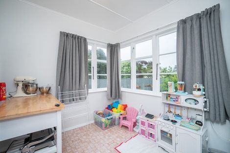 Photo of property in 6 Rangiora Avenue, Roslyn, Palmerston North, 4414