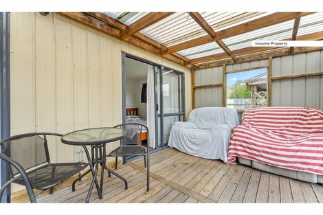 Photo of property in 2/8 Chartwell Avenue, Glenfield, Auckland, 0629