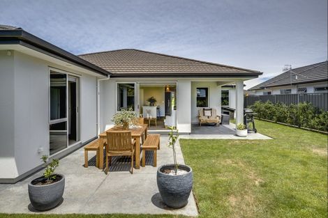 Photo of property in 17 Aoraki Road, Poraiti, Napier, 4112
