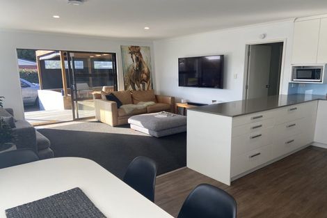 Photo of property in 12 Millen Place, Clarks Beach, 2122