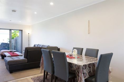 Photo of property in 21 Stephen Avenue, Henderson, Auckland, 0610