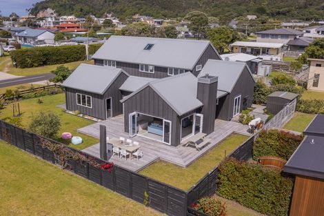 Photo of property in 105 Given Avenue, Whangamata, 3620