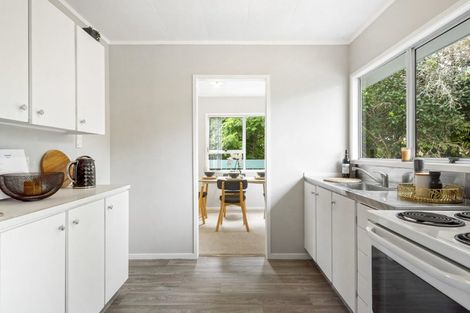 Photo of property in 98 Spinella Drive, Bayview, Auckland, 0629