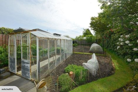 Photo of property in 45 Crofton Road, Harewood, Christchurch, 8051