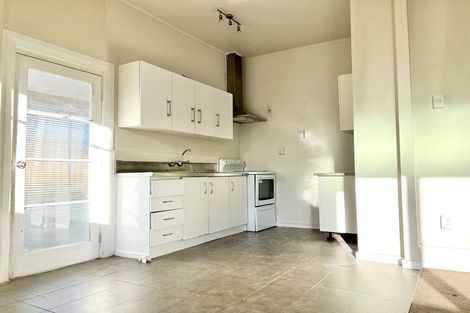 Photo of property in 82 Walmsley Road, Otahuhu, Auckland, 1062