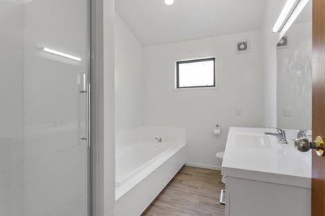 Photo of property in 2/11 Kereru Street, Two Mile Bay, Taupo, 3330