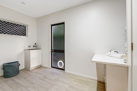 Photo of property in 54 The Circle, Manly, Whangaparaoa, 0930