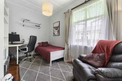 Photo of property in 15 Rainforth Street, Roslyn, Palmerston North, 4414