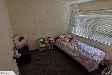 Photo of property in 3/6 Craigbank Avenue, New Lynn, Auckland, 0600