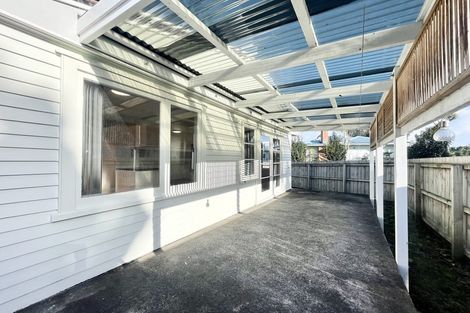 Photo of property in 11 Surrey Street, Manurewa, Auckland, 2102