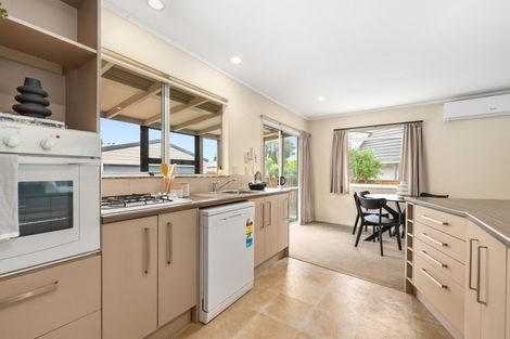 Photo of property in 12 Humphries Place, Awapuni, Palmerston North, 4412